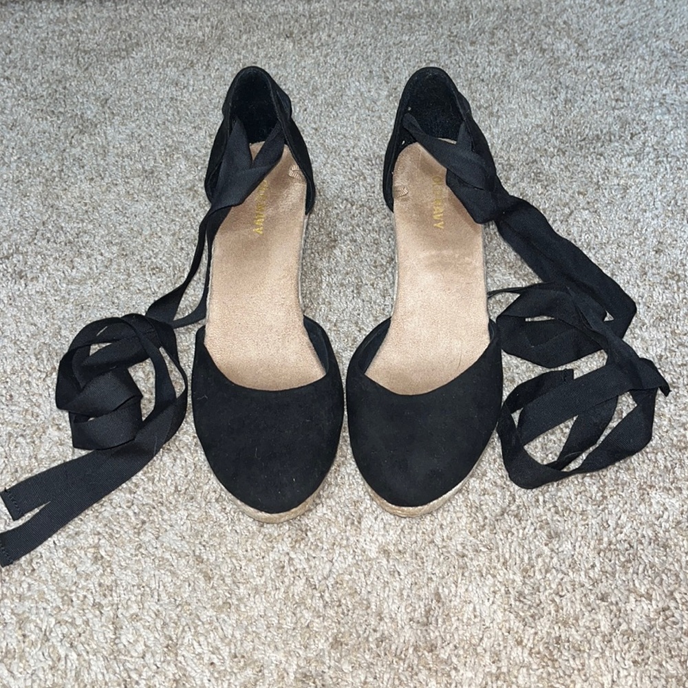 Old Navy Wrap Up Wedges